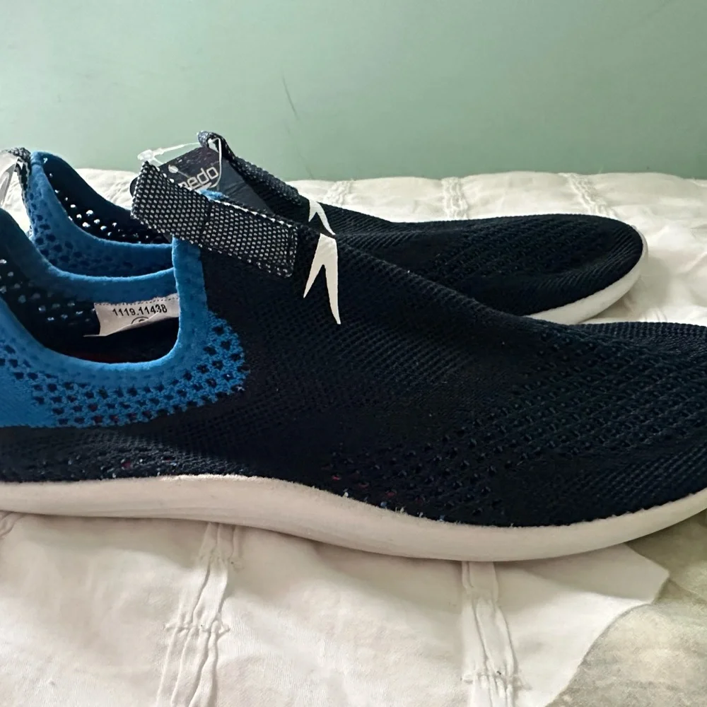 Speedo* Brand new with tags speedo swim shoes - Picture 2 of 6